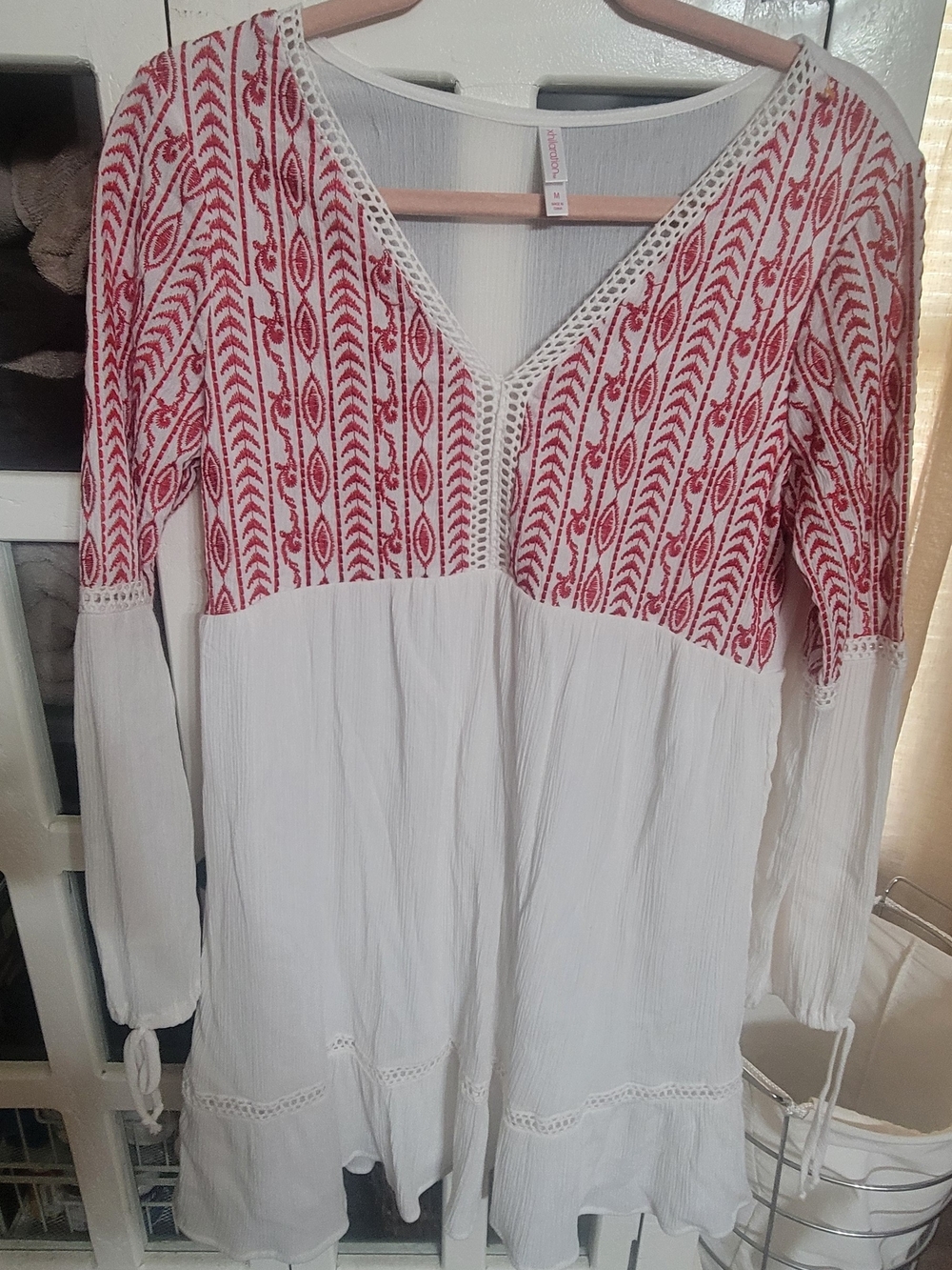 Xhilaration White Tunic with Red Embroidered Pattern